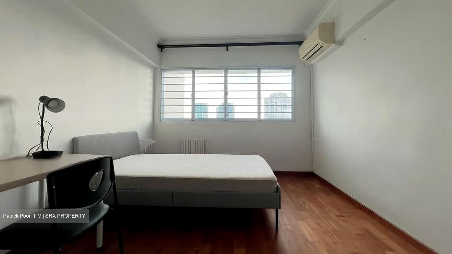 Blk 216 Jurong East Street 21 (Jurong East), HDB Executive #549750051